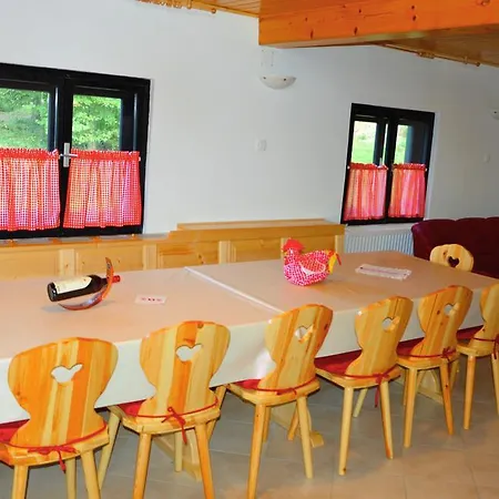 Brunarica Petric - Bela Krajina - - Smucisce Gace - Semic