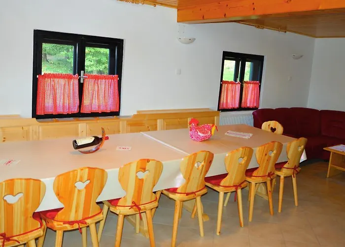 Brunarica Petric - Bela Krajina - - Smucisce Gace - Semic