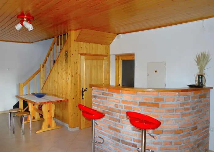 Brunarica Petric - Bela Krajina - - Smucisce Gace - Semic